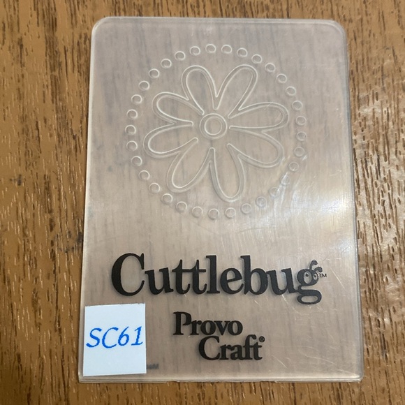 Cuttlebug Mini Embossing Folders-Flowers - Picture 3 of 6